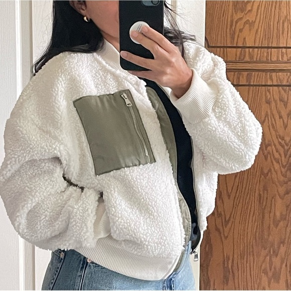 Abercrombie & Fitch Fleece Sherpa Bomber Jacket Women M Crop Full Zip White - Picture 3 of 15